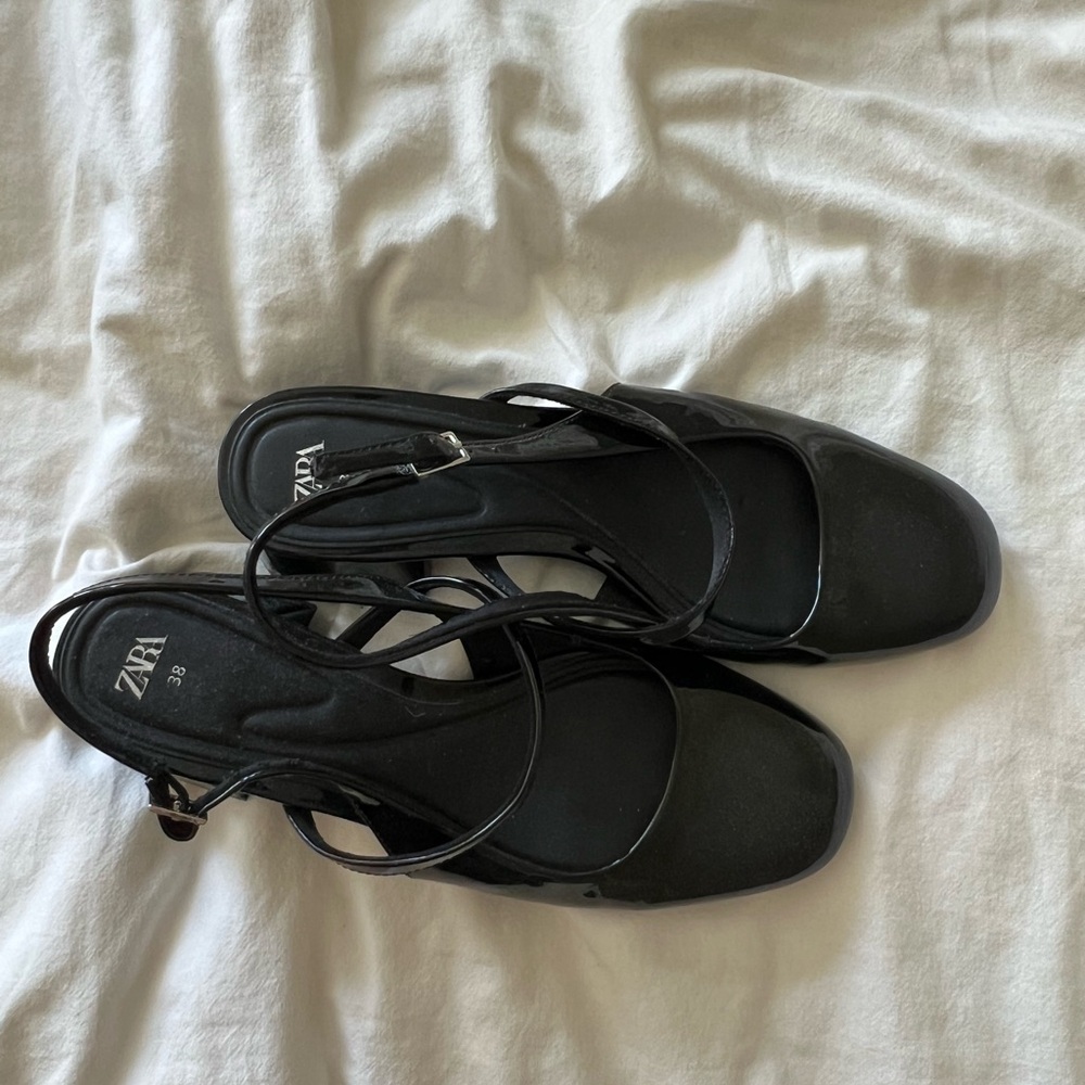 Zara - Patent Effect Block Heel Shoe